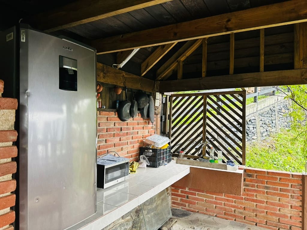 Cocina equipada (área común) - Cabañas El Sabino