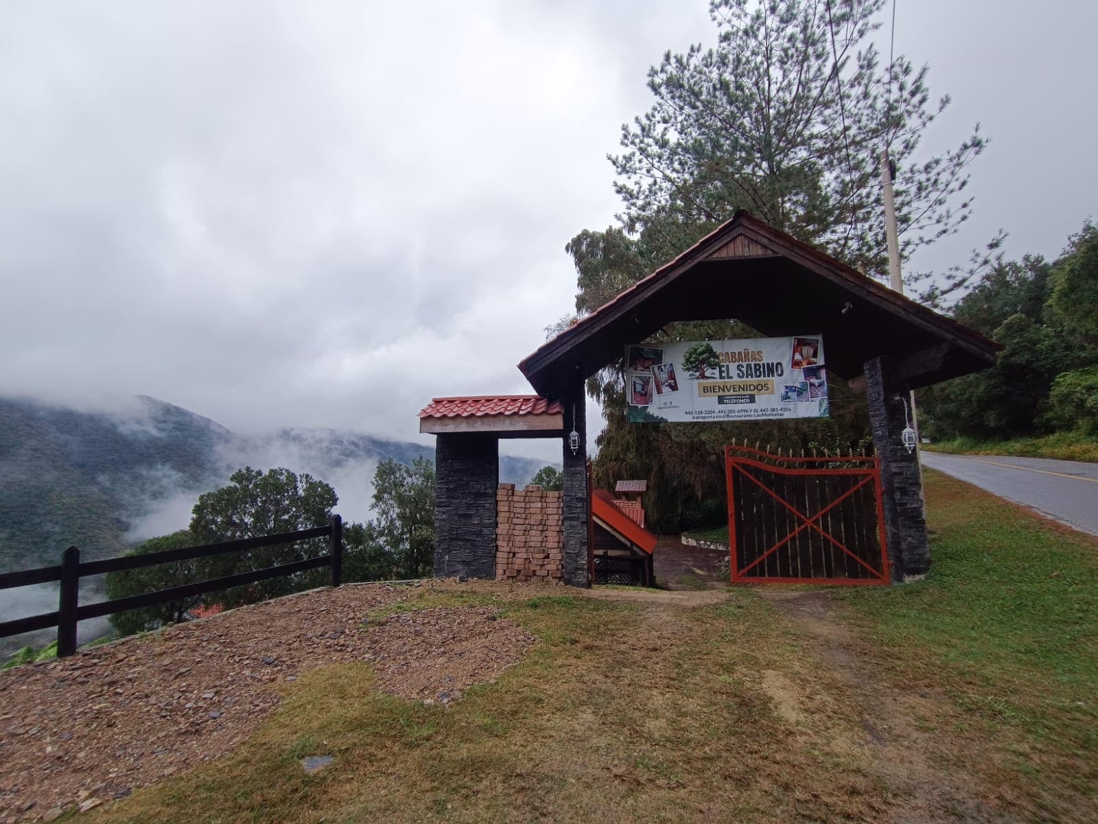 Ambiente de Cabañas El Sabino en la Sierra Gorda